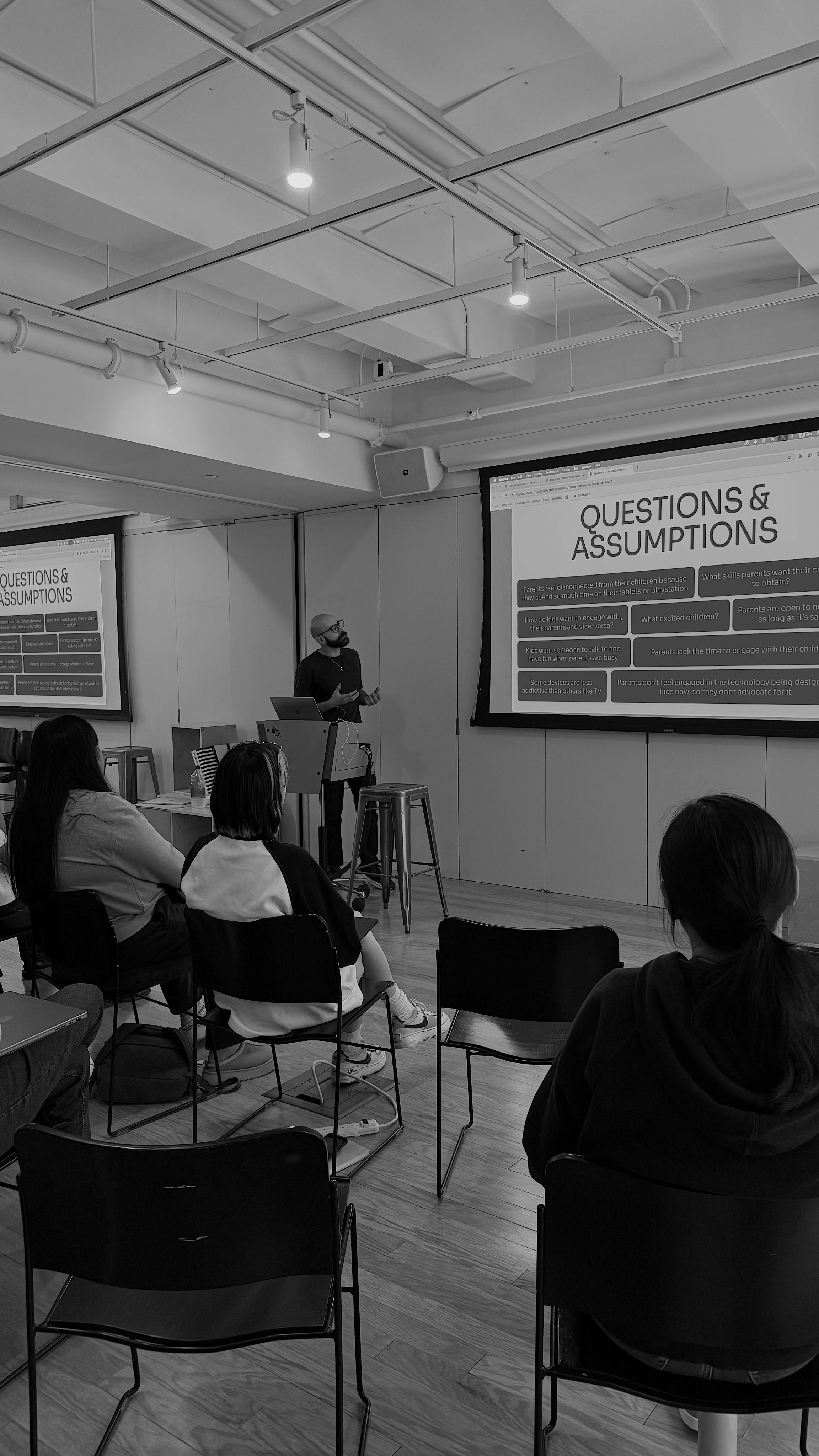 Logo design for the brand Redo on green gradient background